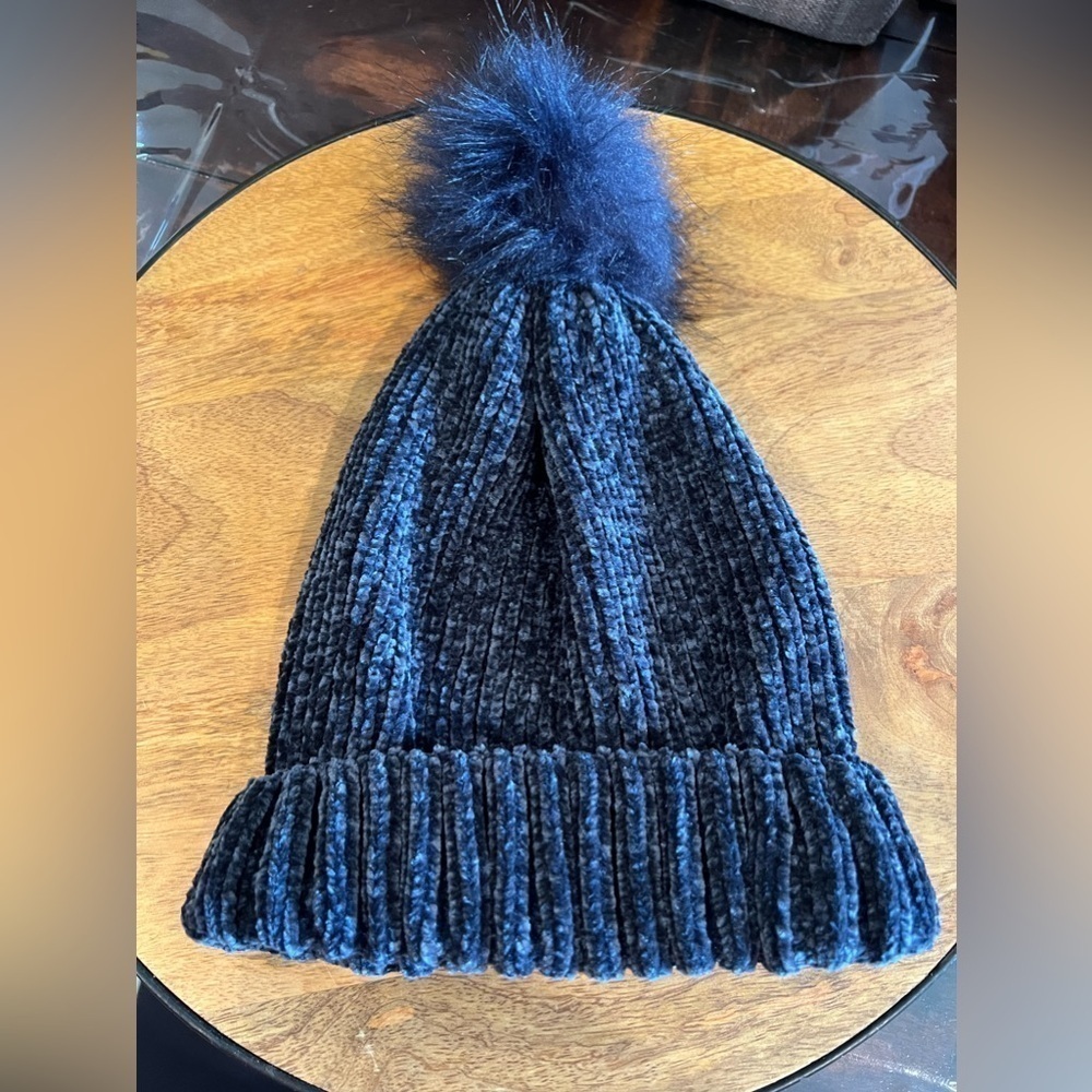 D11.11 Laundry By Design Super Soft Hat with Poof